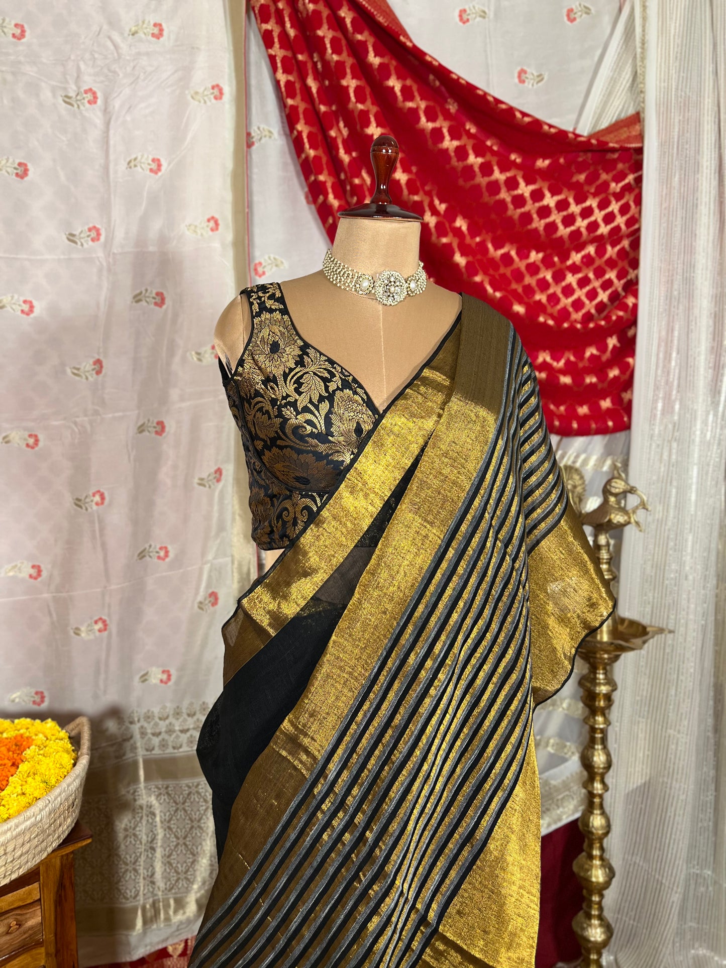 Suhasini - Black