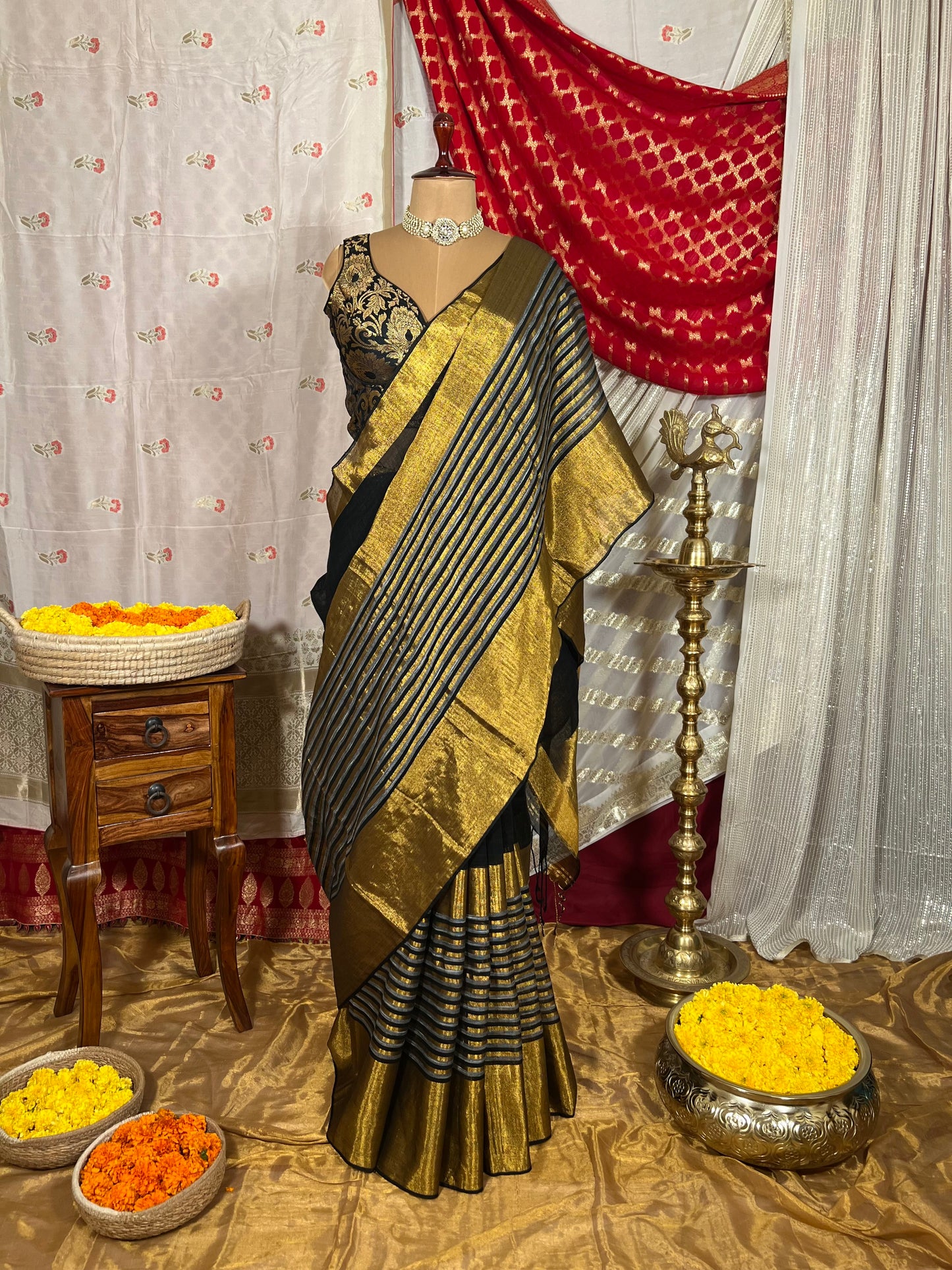 Suhasini - Black