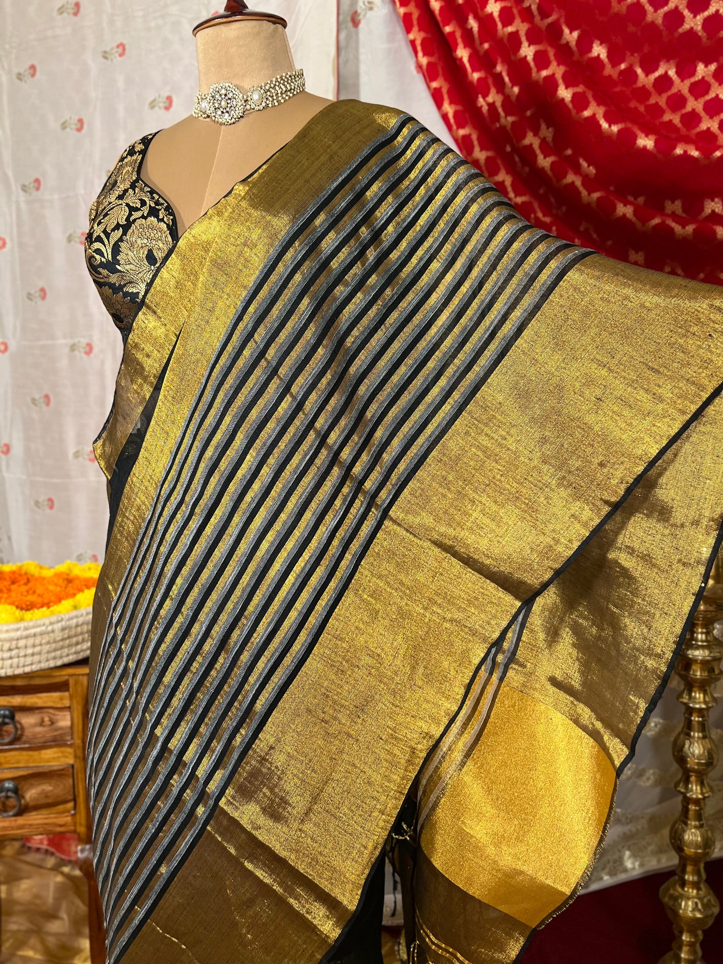 Suhasini - Black