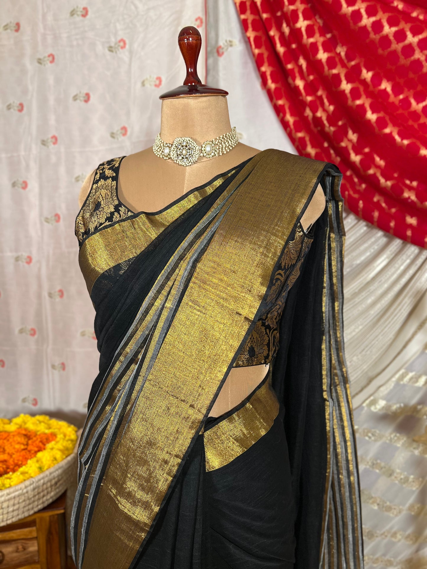 Suhasini - Black